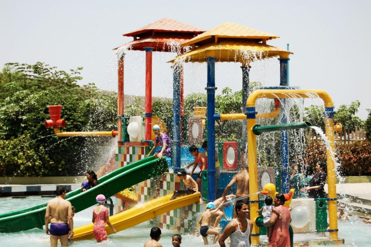 Hotel Complimentary Water Park Igatpuri Esterno foto