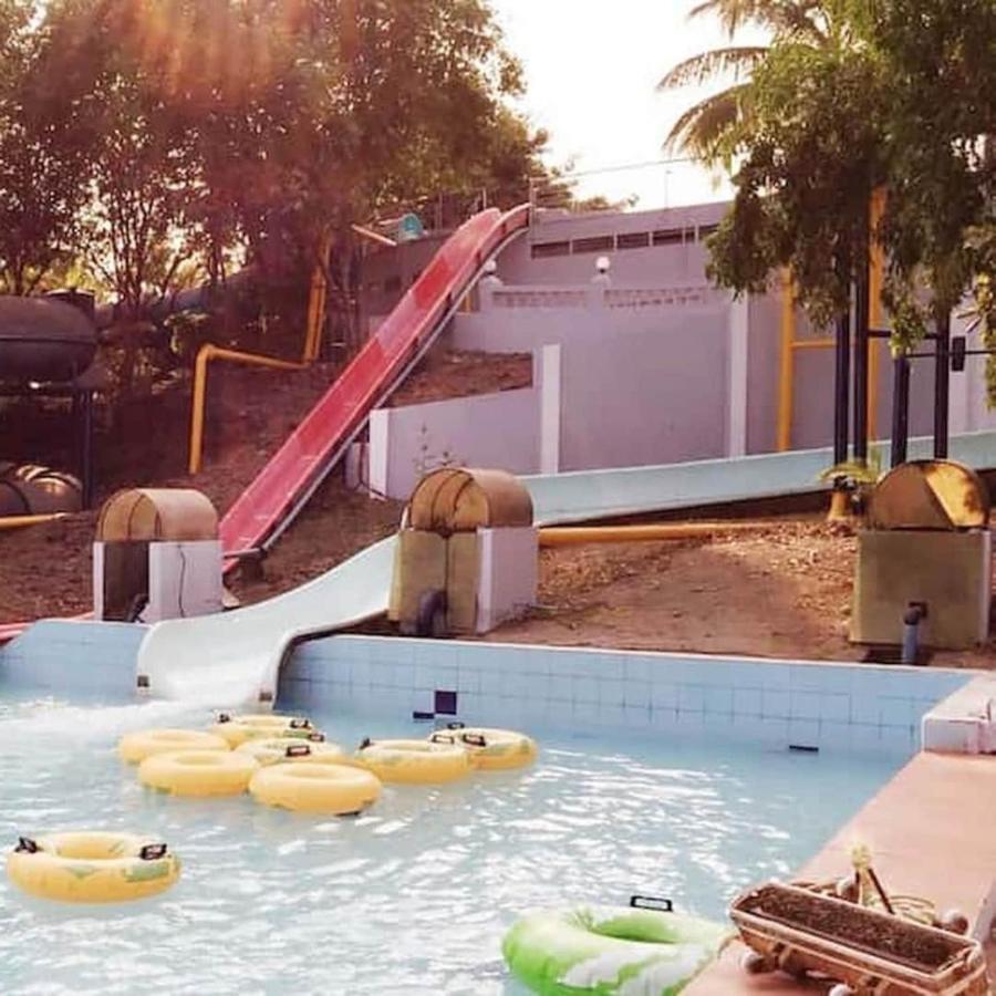 Hotel Complimentary Water Park Igatpuri Esterno foto