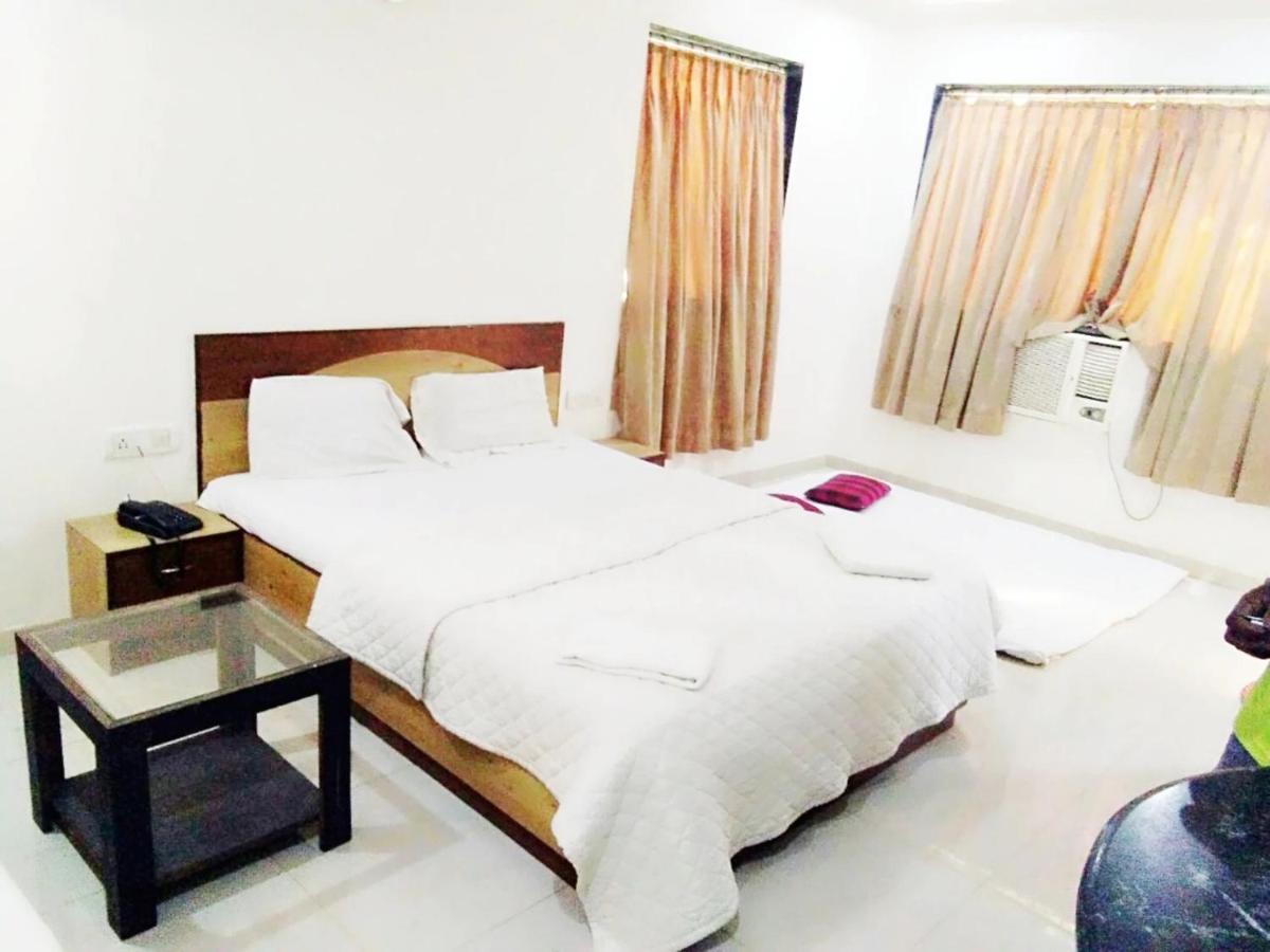 Hotel Complimentary Water Park Igatpuri Esterno foto