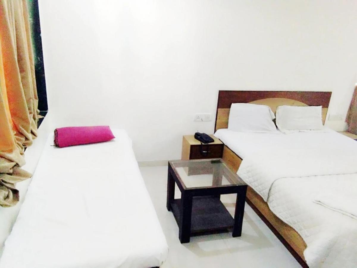 Hotel Complimentary Water Park Igatpuri Esterno foto