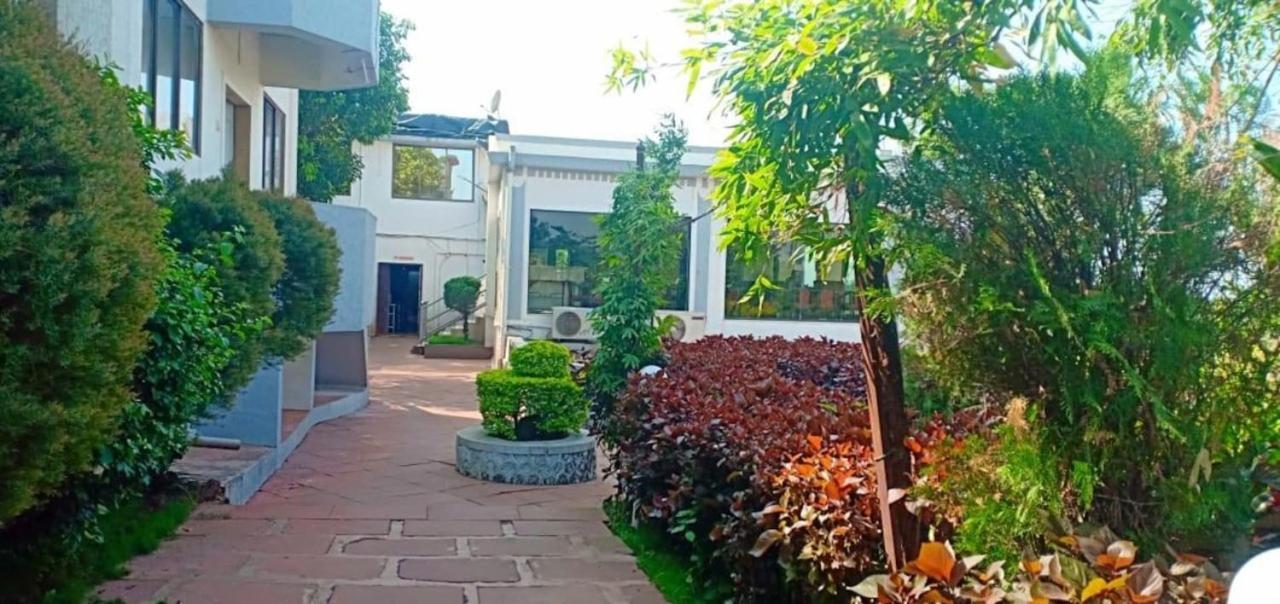 Hotel Complimentary Water Park Igatpuri Esterno foto