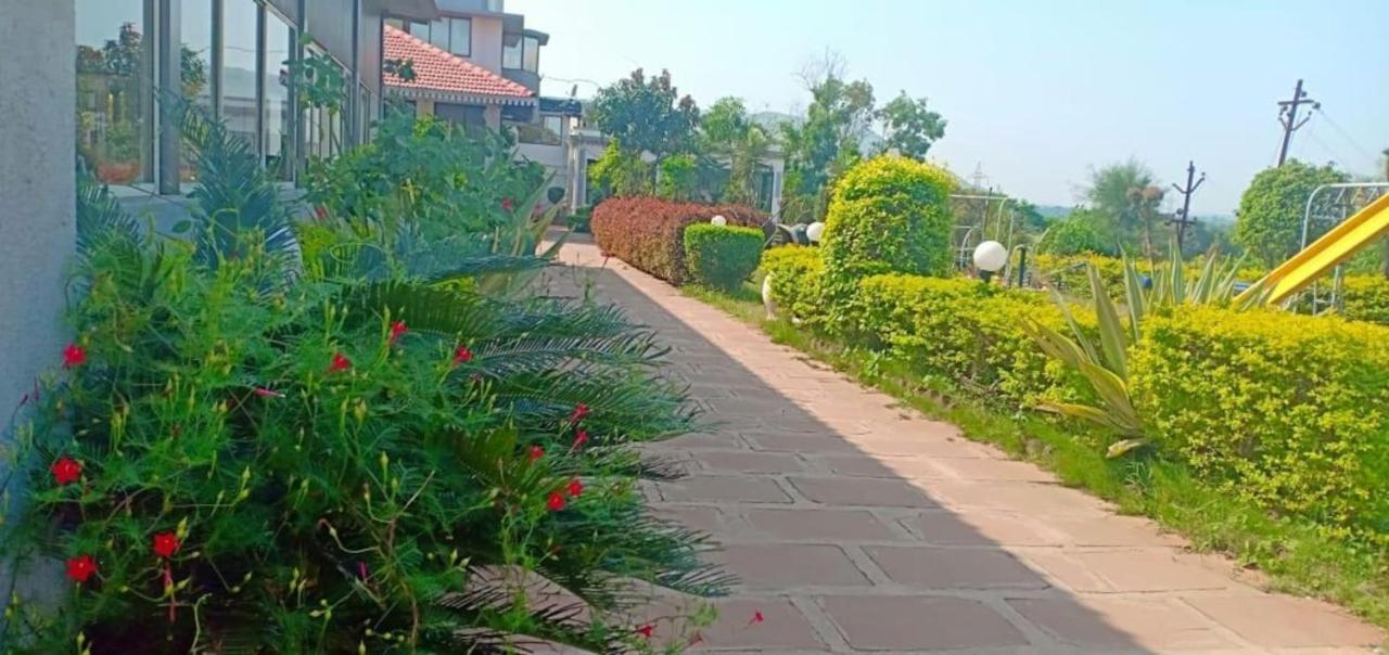 Hotel Complimentary Water Park Igatpuri Esterno foto